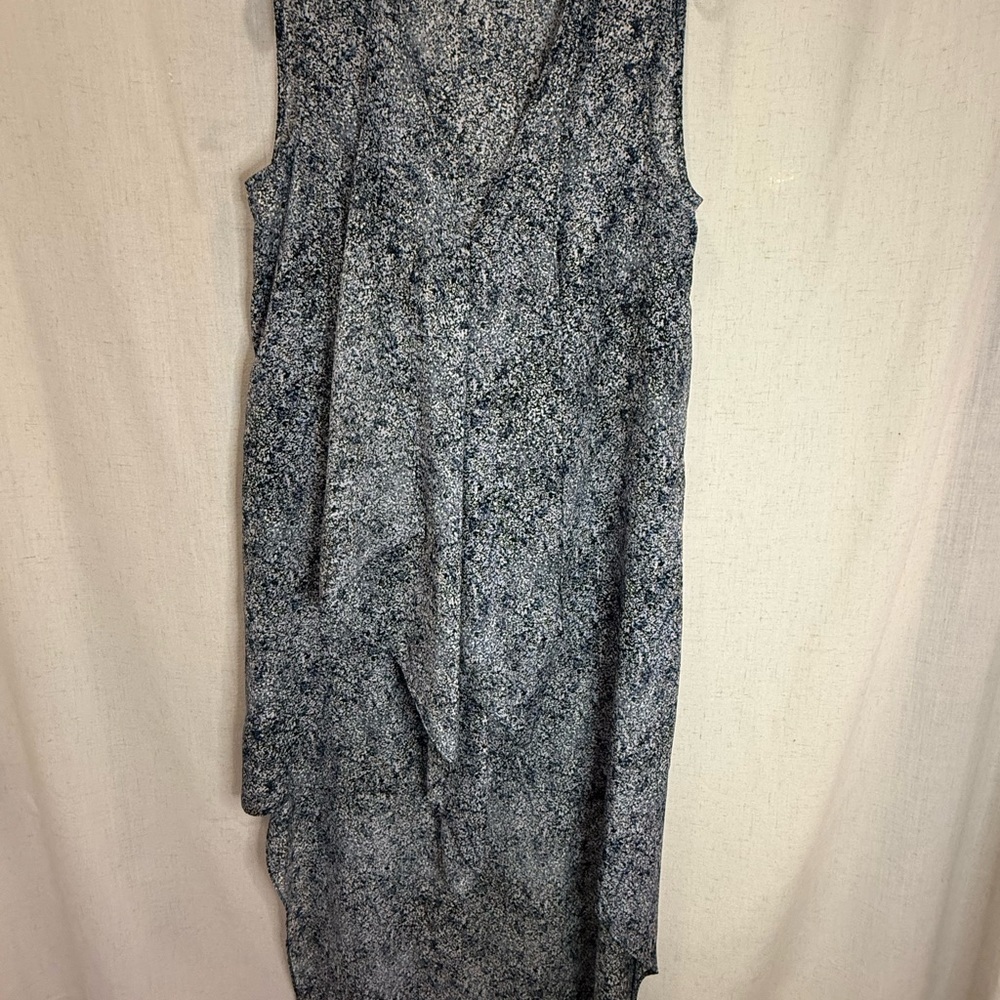 BCBGMAXAZRIA Blue Floral V Neck Maxi Dress Size M Sleeveless Boho Flowy